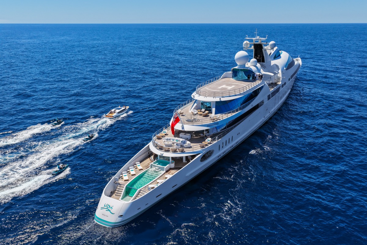 Aerial view of M/Y Yas under way with her tenders alongside